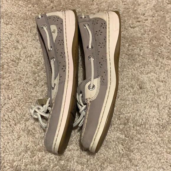 Grey Sperry top sided with flower cutout shoes - Picture 4 of 6